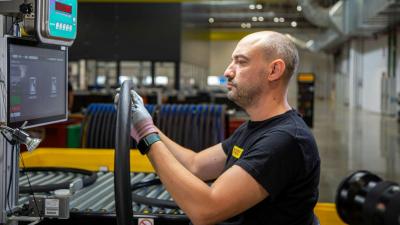 Pirelli employee in factory