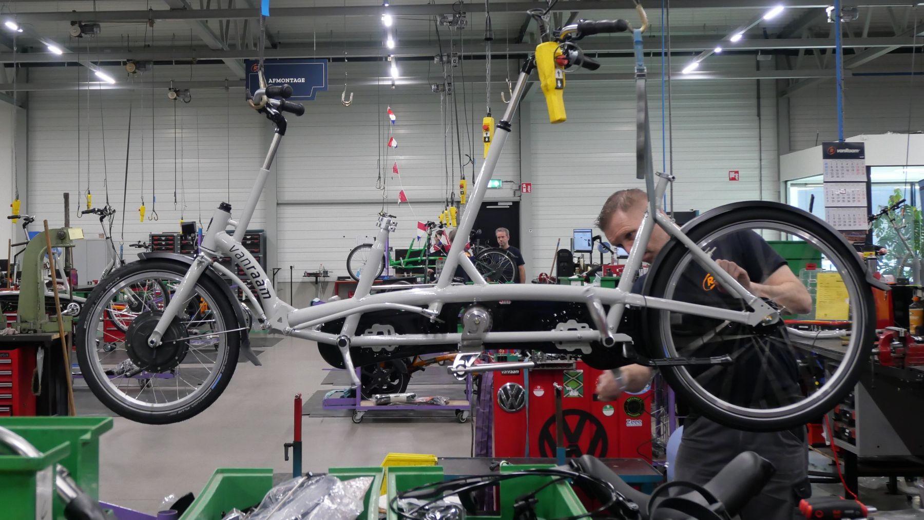 vanRaam - Employee working on a tandem